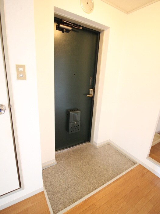 物件内観写真17　(玄関)