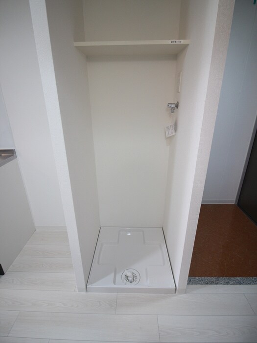 物件内観写真10　(洗濯機置場)