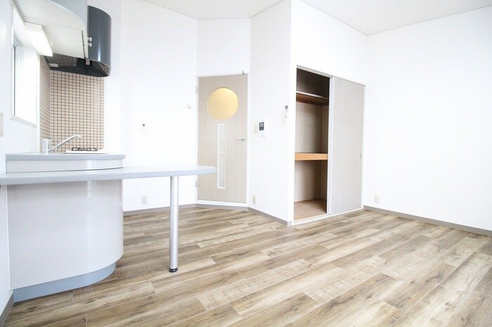 物件内観写真9　(居室)