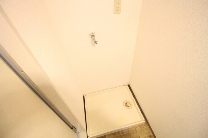 物件内観写真14　(洗濯機置場)