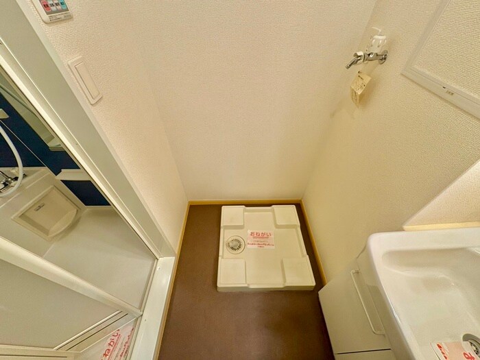 物件内観写真20　(洗濯機置場)