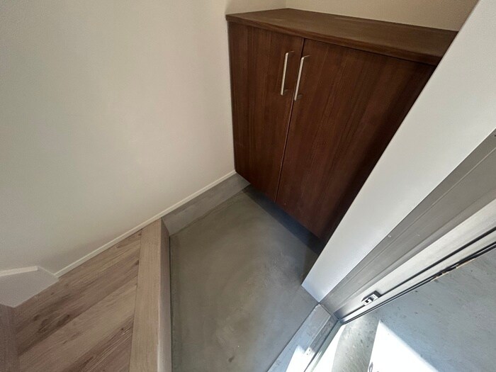 物件内観写真7　(玄関)