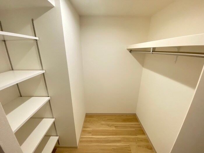 物件内観写真10　(収納)