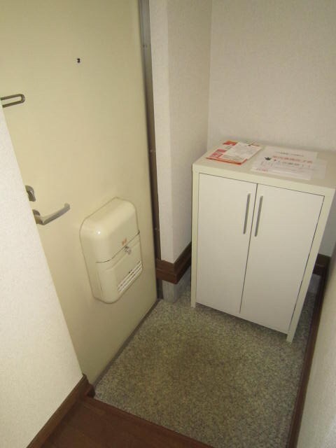 物件内観写真16　(玄関)