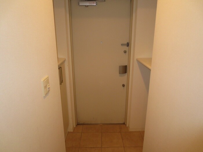 物件内観写真15　(玄関)