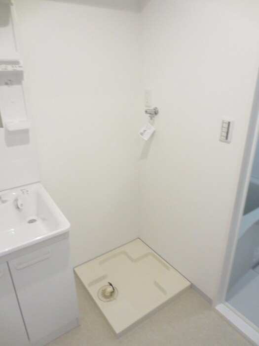 物件内観写真7　(洗濯機置場)