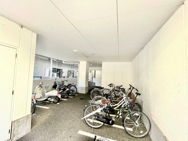 駐輪場