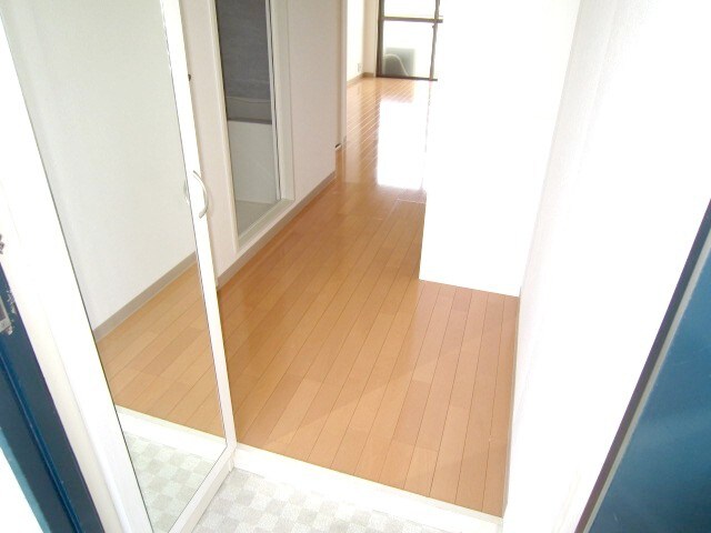 物件内観写真15　(玄関)