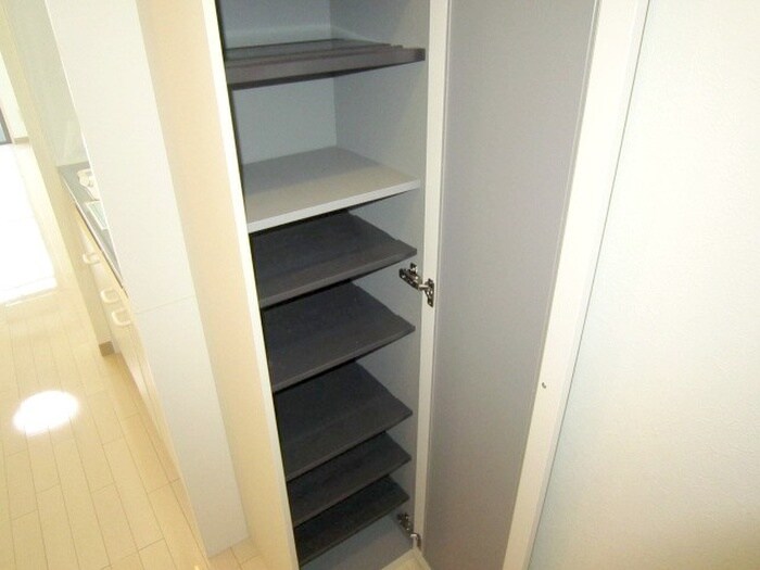 物件内観写真15　(靴箱)