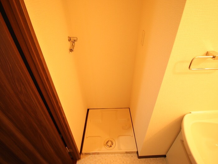 物件内観写真19　(洗濯機置場)