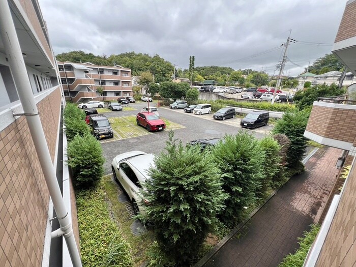 物件外観写真4　(駐車場)