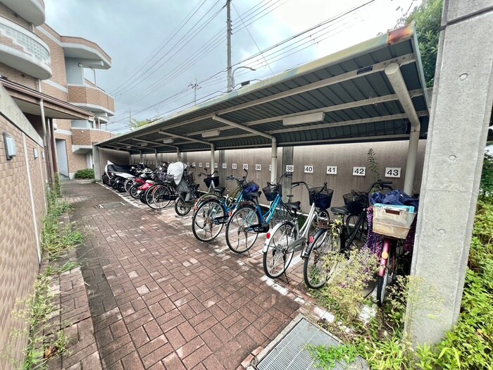 物件外観写真6　(駐輪場)