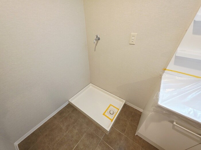 物件内観写真12　(洗濯機置場)