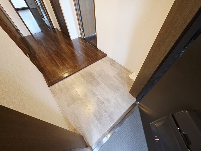 物件内観写真15　(玄関)