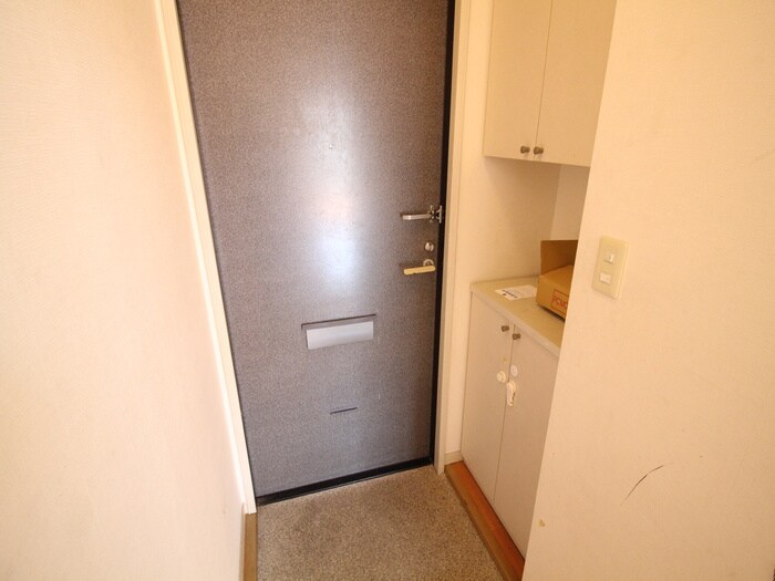 物件内観写真11　(玄関)