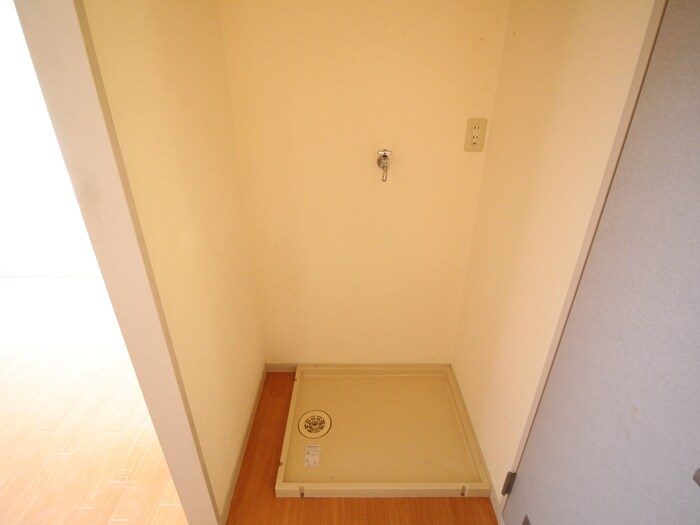 物件内観写真14　(洗濯機置場)