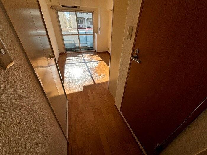 物件内観写真21　(廊下)