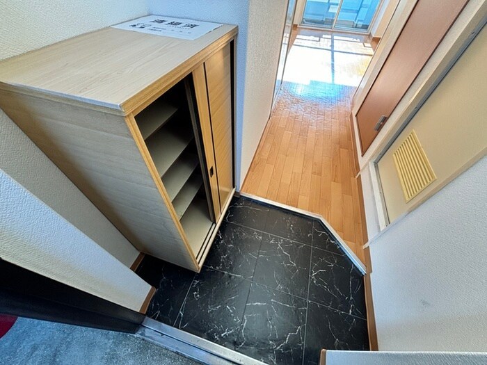 物件内観写真22　(玄関)