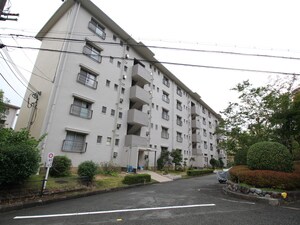箕面如意谷住宅１１号棟(404)外観写真