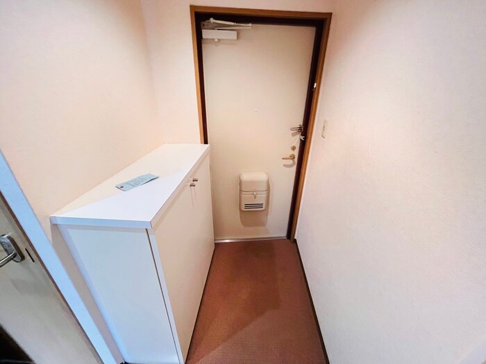 物件内観写真14　(玄関)
