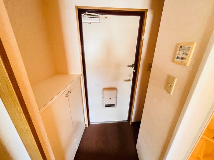 物件内観写真15　(玄関)