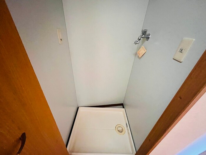 物件内観写真17　(洗濯機置場)