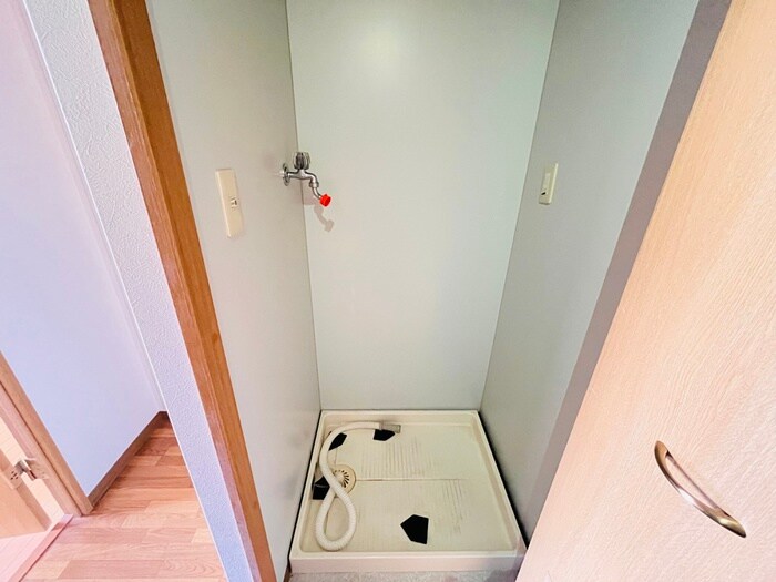 物件内観写真17　(洗濯機置場)