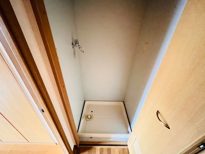 物件内観写真18　(洗濯機置場)