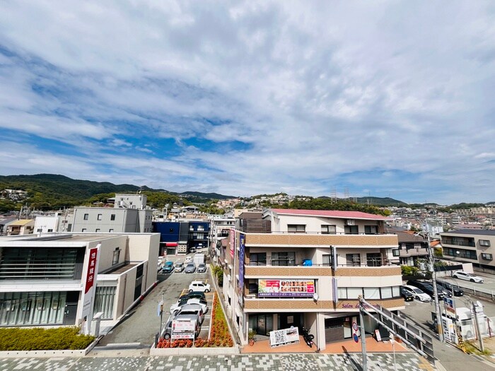 物件内観写真20　(室内からの展望)