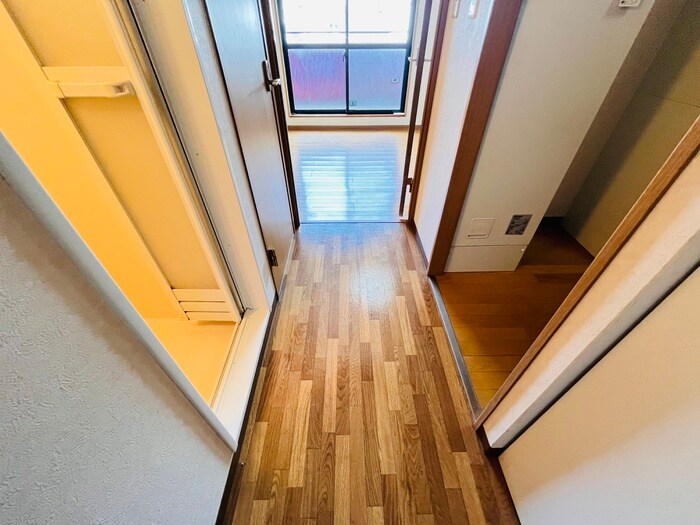 物件内観写真21　(廊下)