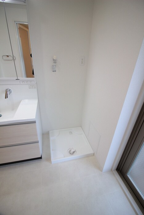 物件内観写真11　(洗濯機置場)