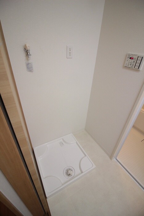 物件内観写真11　(洗濯機置場)