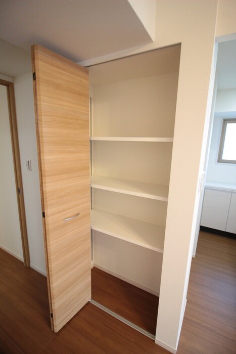 物件内観写真14　(収納)