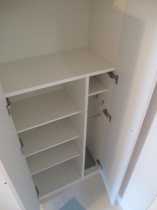 物件内観写真15　(靴箱)