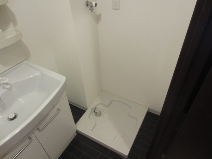 物件内観写真9　(洗濯機置場)