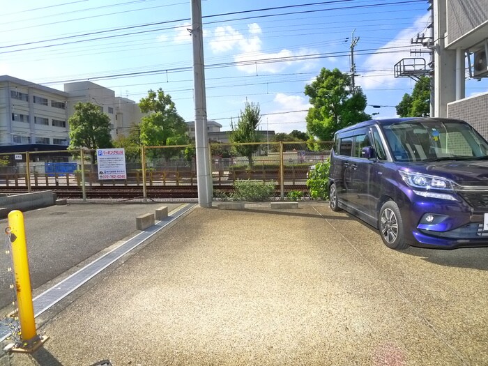 物件外観写真6　(駐車場)