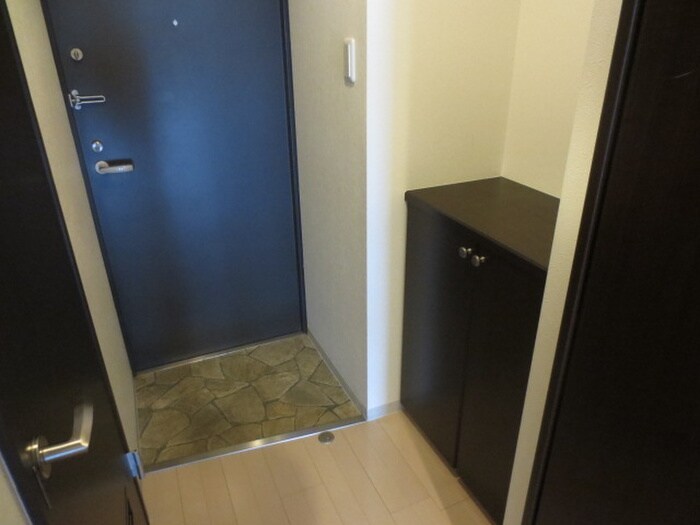 物件内観写真16　(玄関)