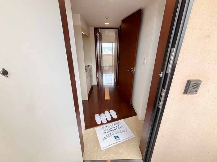 物件内観写真7　(玄関)