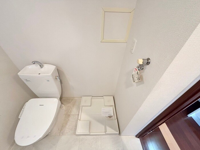 物件内観写真16　(洗濯機置場)