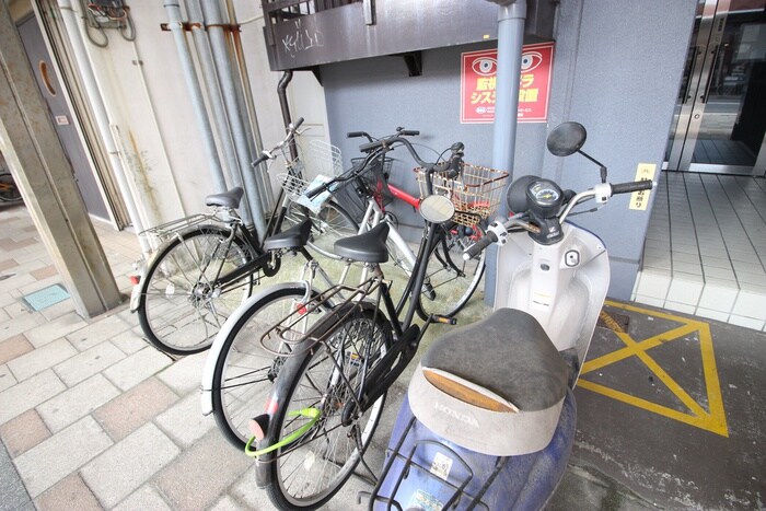 物件外観写真3　(駐輪場)