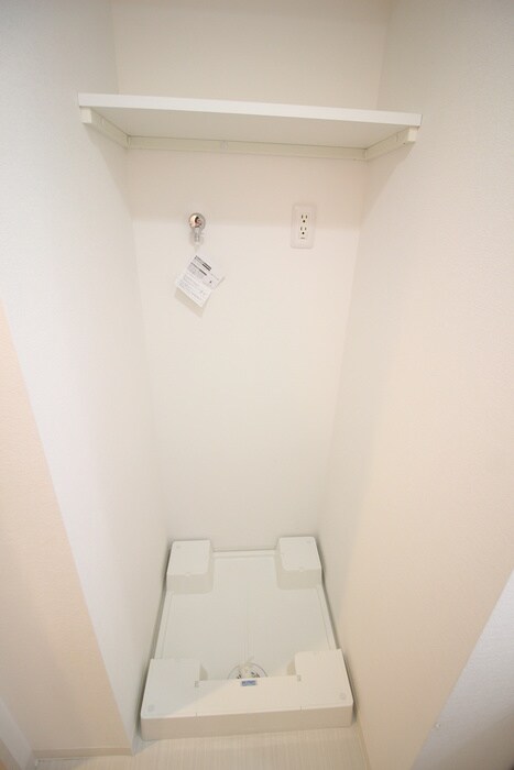 物件内観写真10　(洗濯機置場)