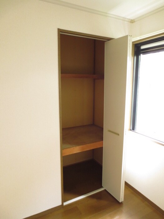 物件内観写真13　(収納)