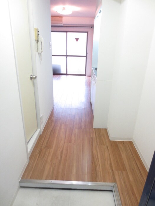 物件内観写真11　(玄関)