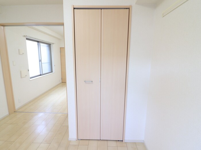 物件内観写真11　(収納)
