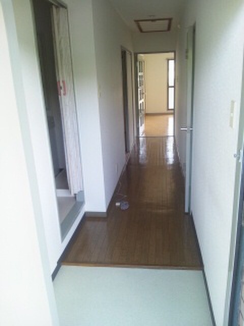 物件内観写真9　(廊下)