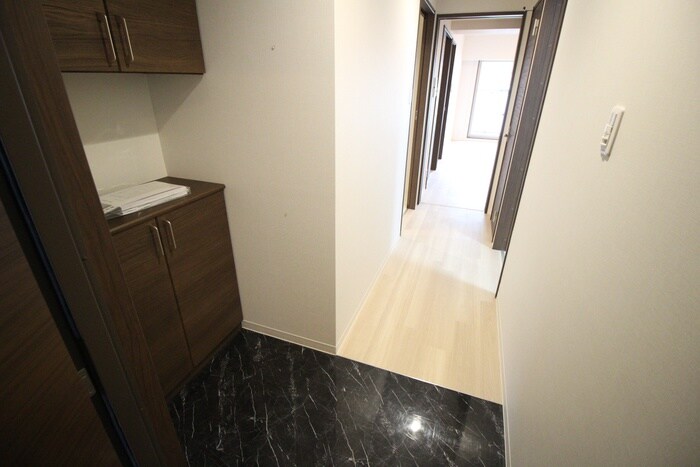 物件内観写真6　(玄関)