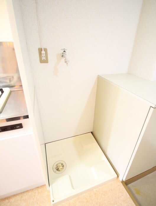 物件内観写真14　(洗濯機置場)