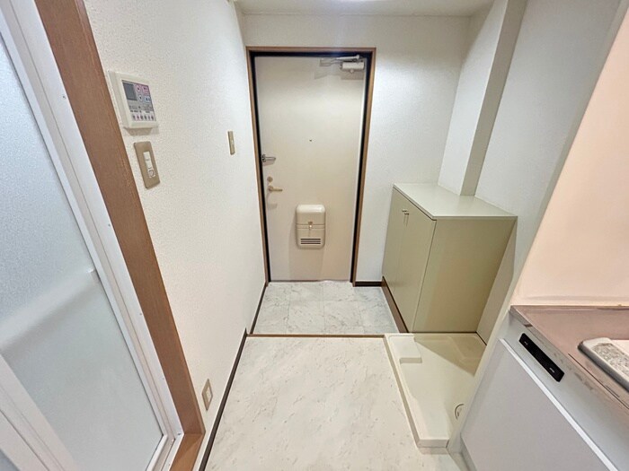 物件内観写真14　(玄関)