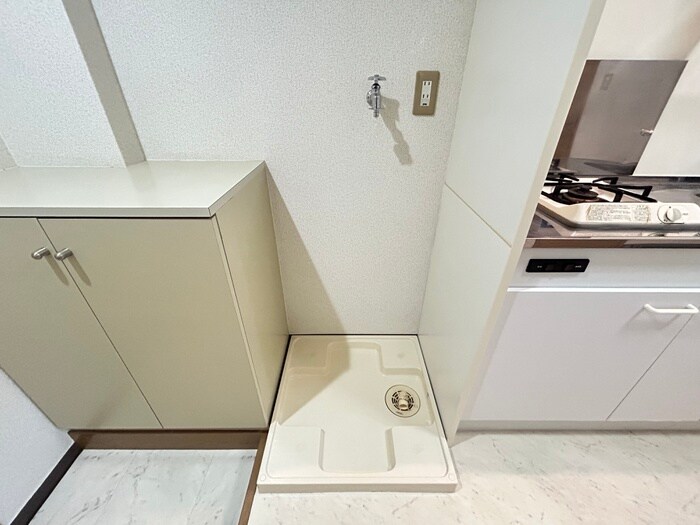 物件内観写真18　(洗濯機置場)