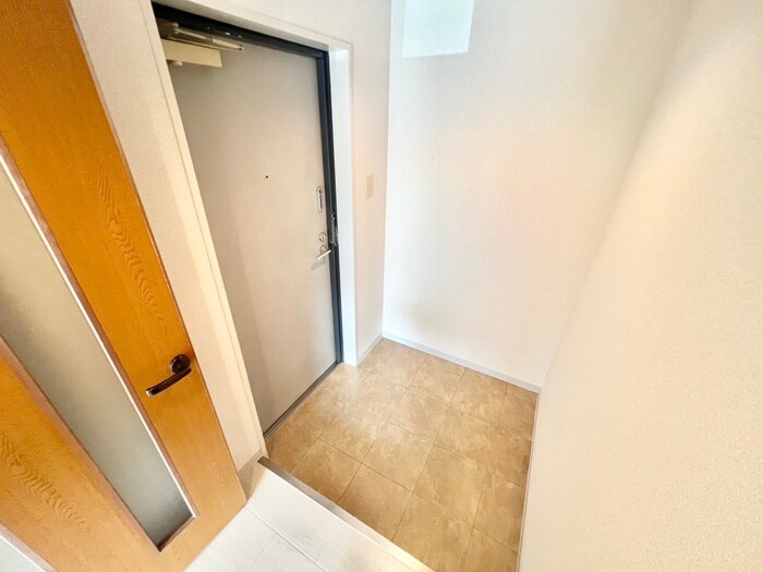 物件内観写真17　(玄関)